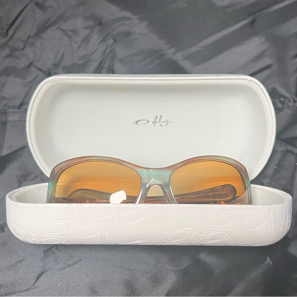 Oakley Dangerous Women's Sunglasses - Brown and Green